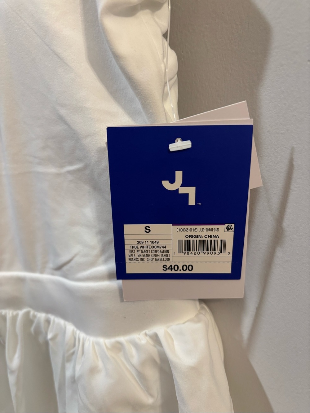 Women's White Active Dress w/ Shorts - JoyLab
- Small, Medium, or Large - NWT - Picture 4 of 6